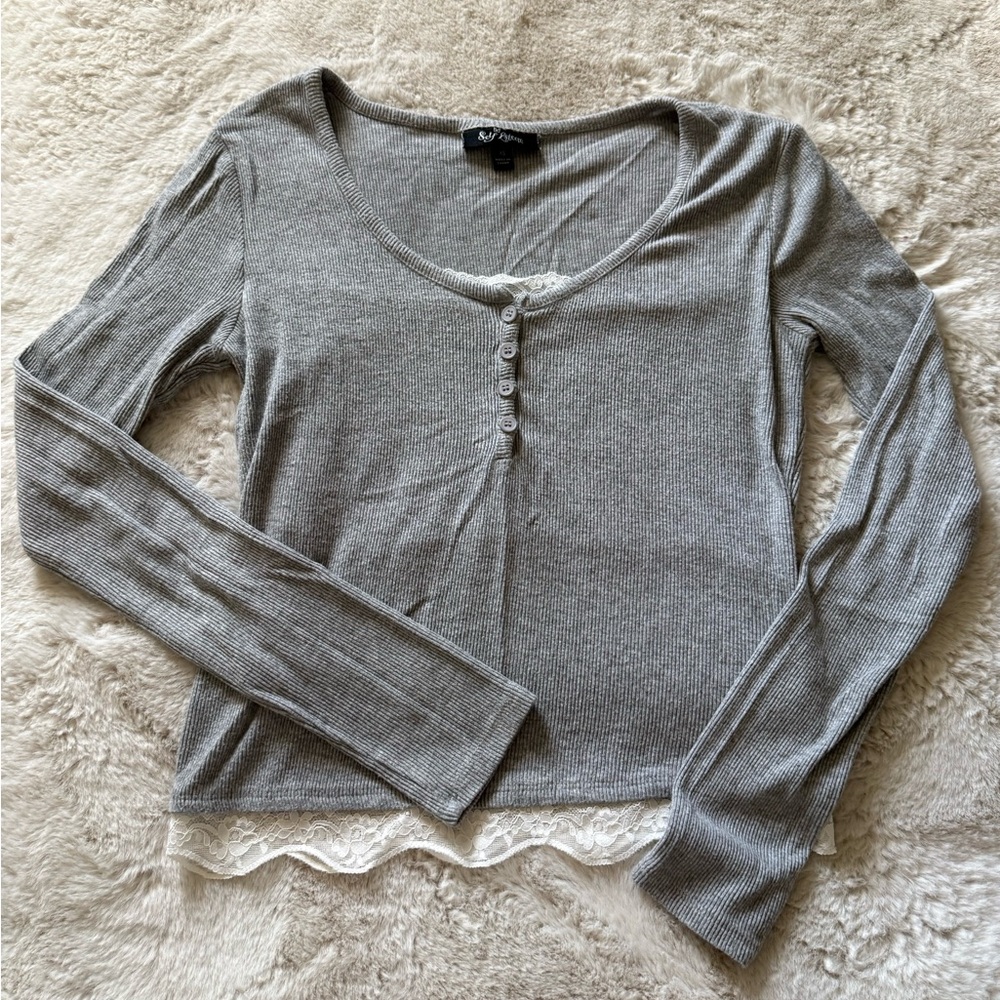 Self Esteem women’s Gray Long Sleeve Button-Up Top